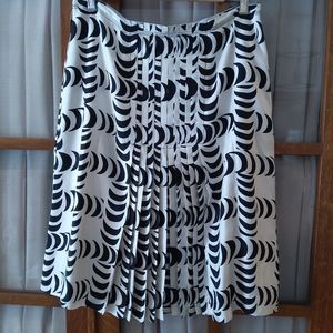 100% silk Tory Burch pleated front size 12 skirt